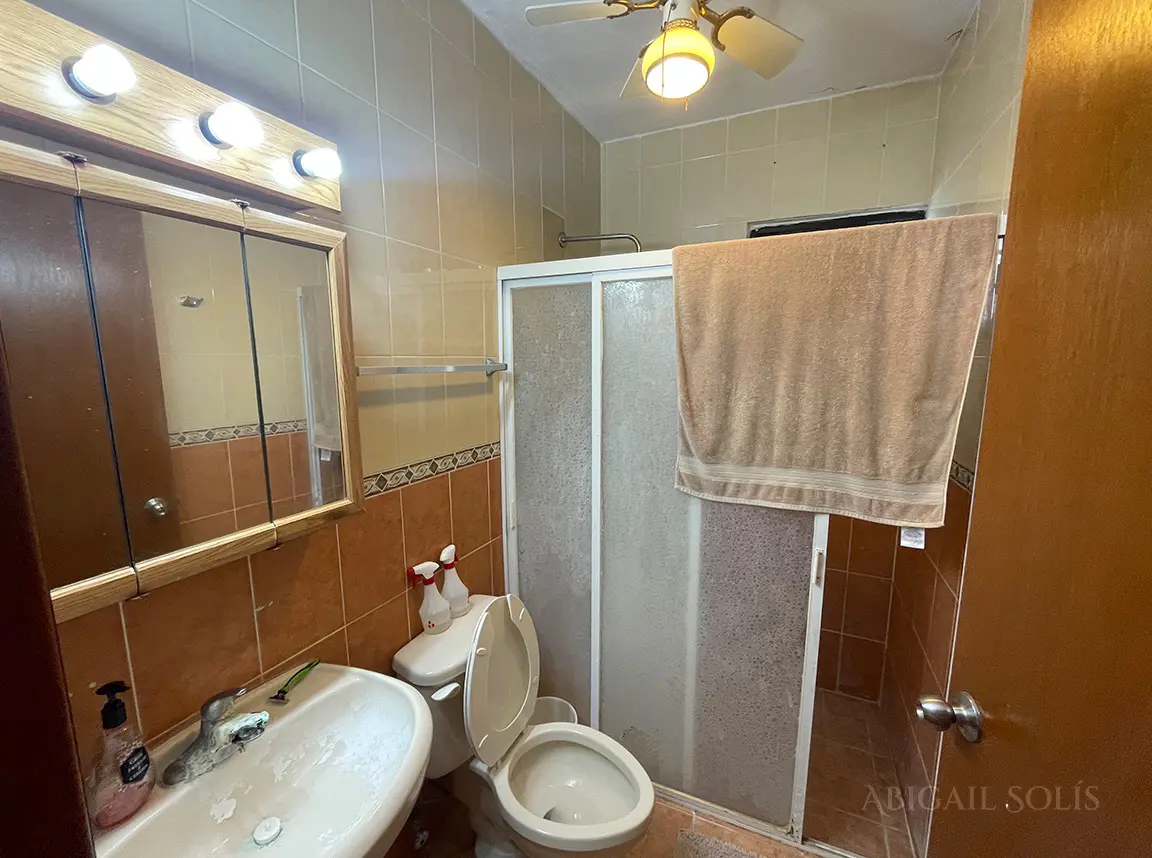 Elegant Bathrooms in Spacious 4 Bedroom Home, Santa Fe Plus