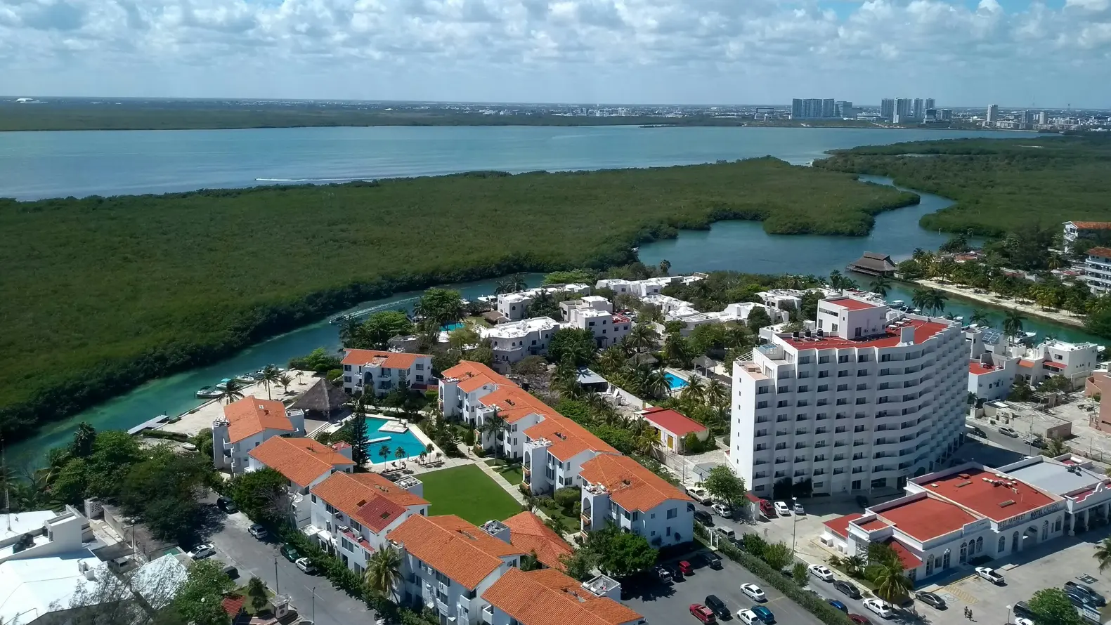 Understanding the Real Estate Landscape in Cancún